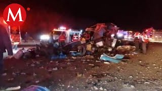 Se vuelca camión en carretera de Chihuahua hay 12 muertos y 20 heridos [upl. by Emse]